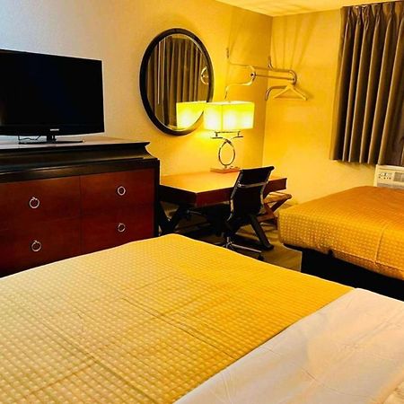 Super 8 By Wyndham Benton Harbor St Joseph Hotell Exteriör bild
