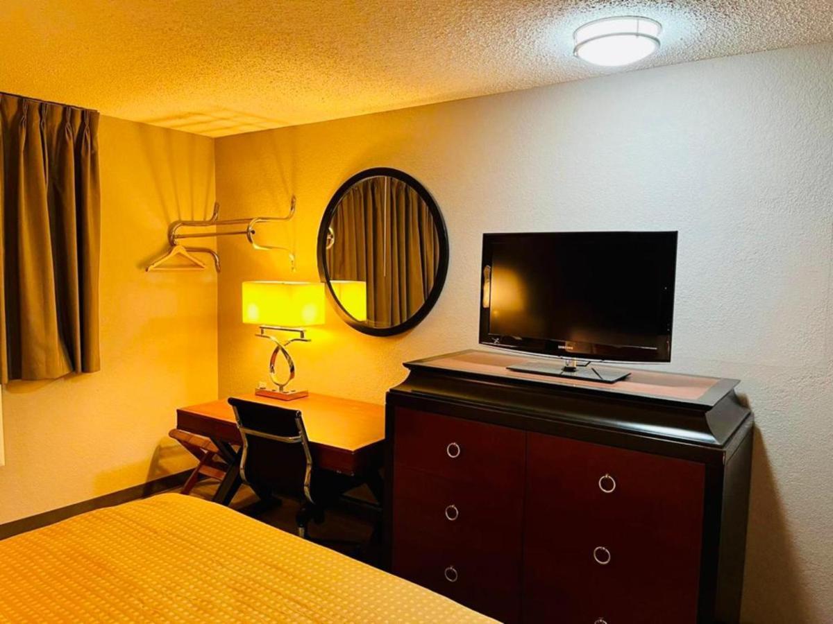 Super 8 By Wyndham Benton Harbor St Joseph Hotell Exteriör bild