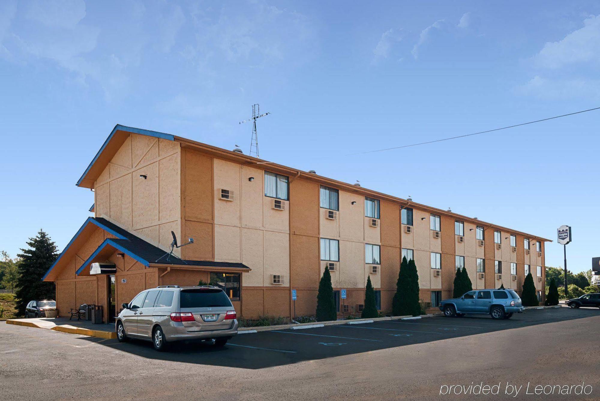 Super 8 By Wyndham Benton Harbor St Joseph Hotell Exteriör bild