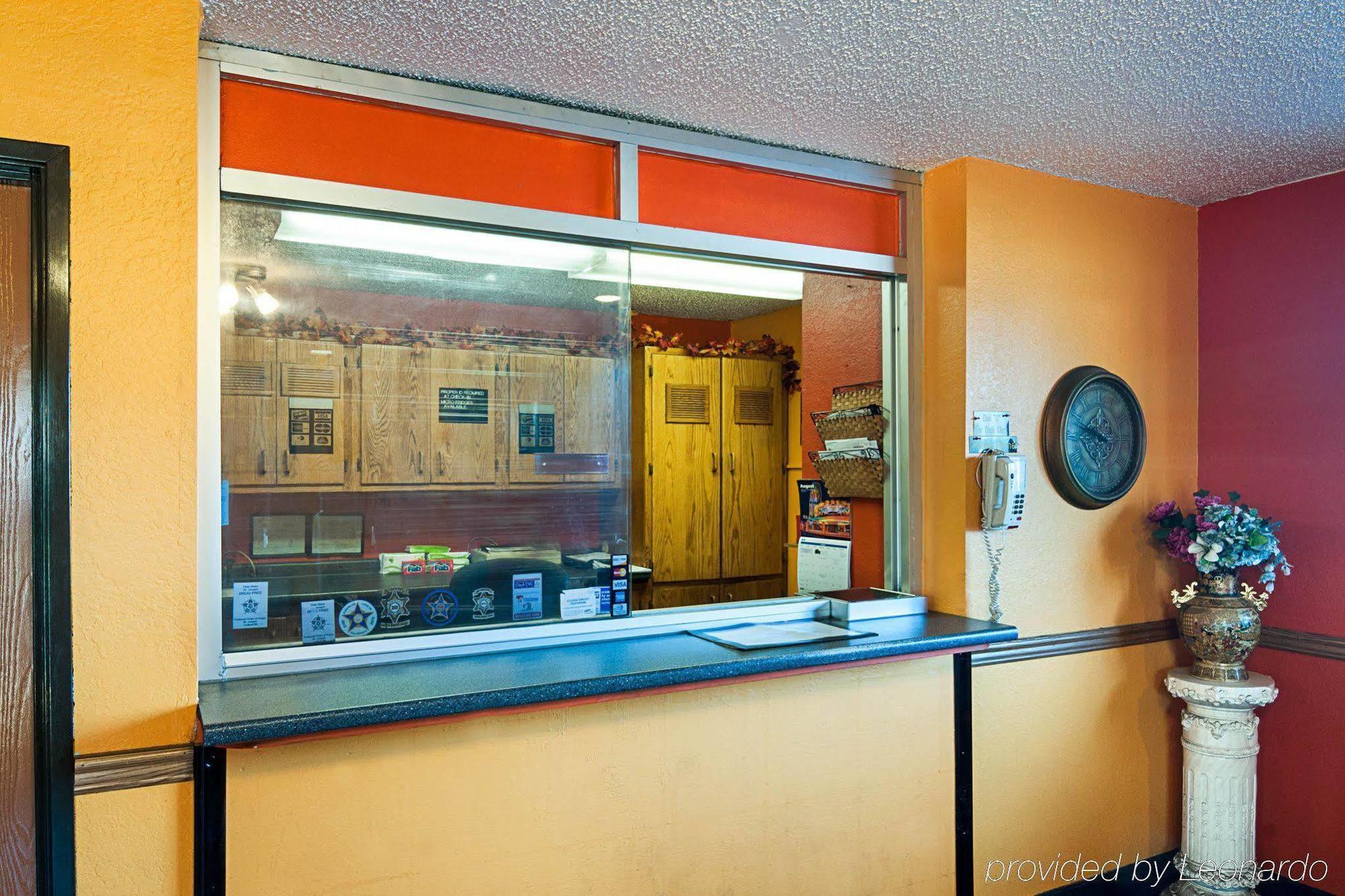 Super 8 By Wyndham Benton Harbor St Joseph Hotell Exteriör bild