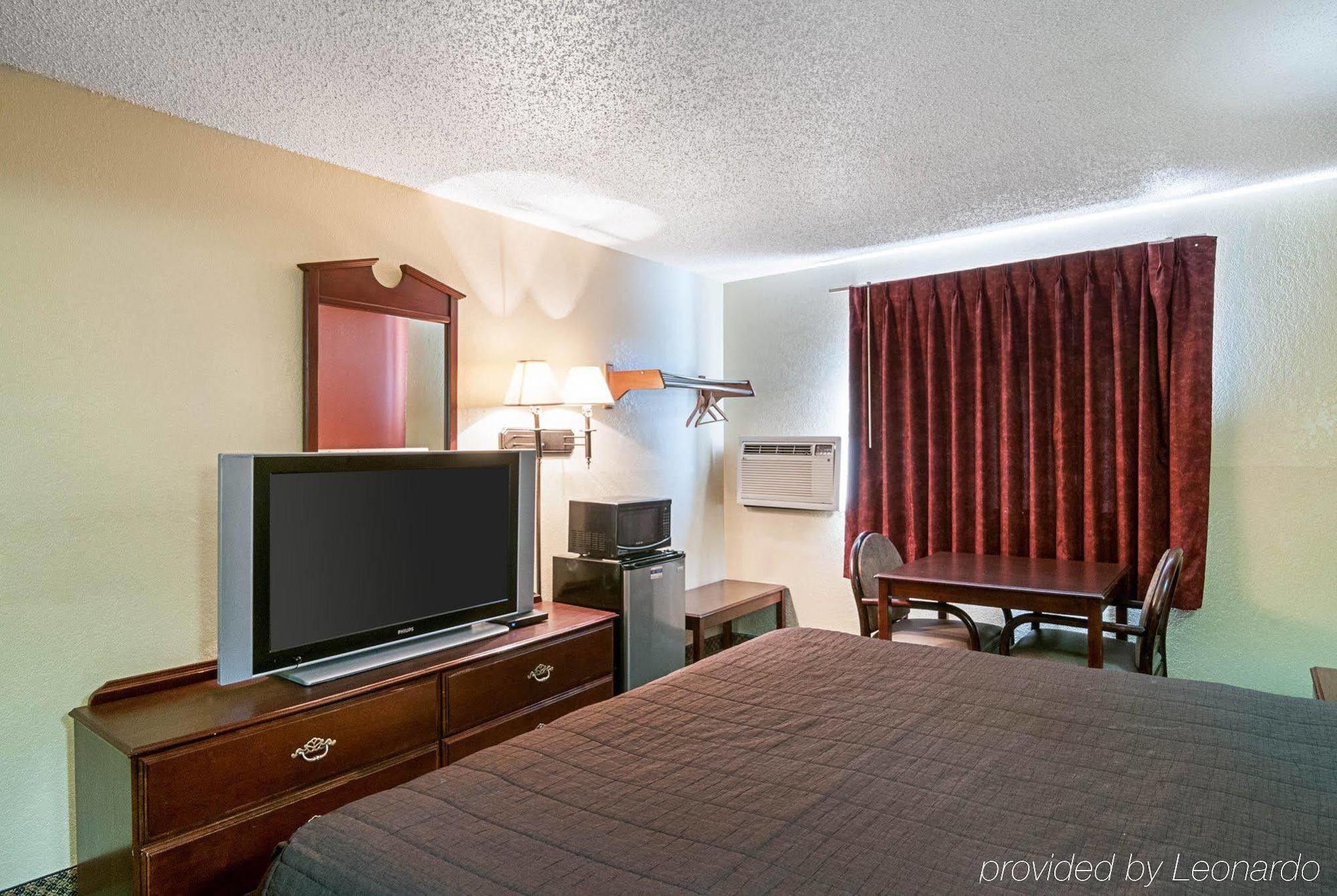 Super 8 By Wyndham Benton Harbor St Joseph Hotell Exteriör bild